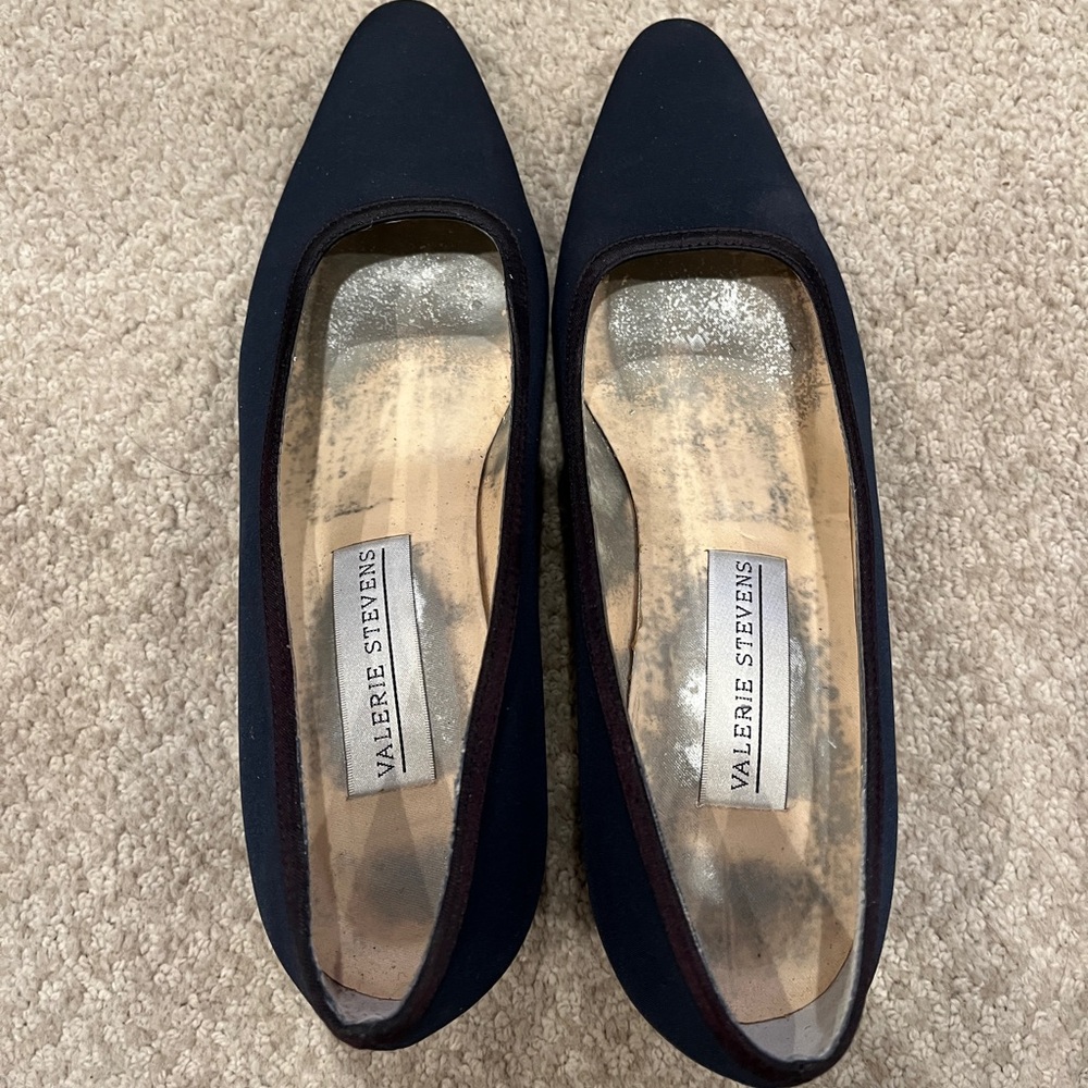 Navy Valerie Stevens Dressy Pumps - size 8 1/2AA